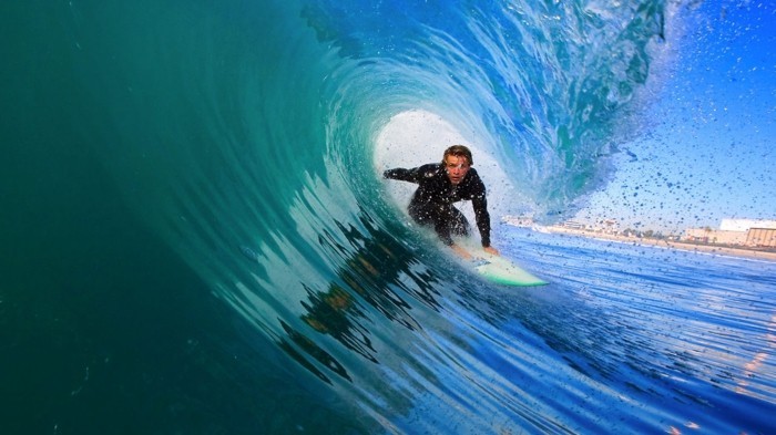 idée-quoi-porter-combi-surf-femme-combinaison-femme-surf-idée-comment-s-habiller-cool-sport-combinaisons-surf