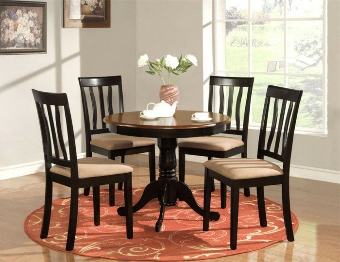 idée-table-à-manger-design-salle-à-manger-bien-décorée-ambiance-classique-table-ronde