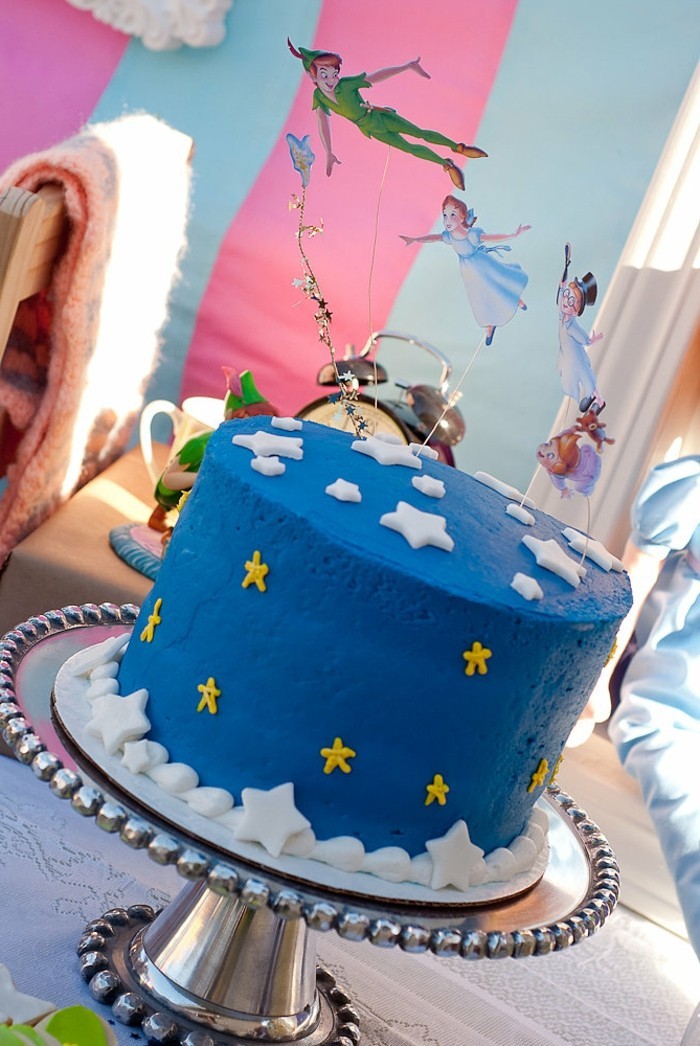 image-de-gâteau-d-anniversaire-gateau-pour-enfant-magnifique-gateau-peter-pan