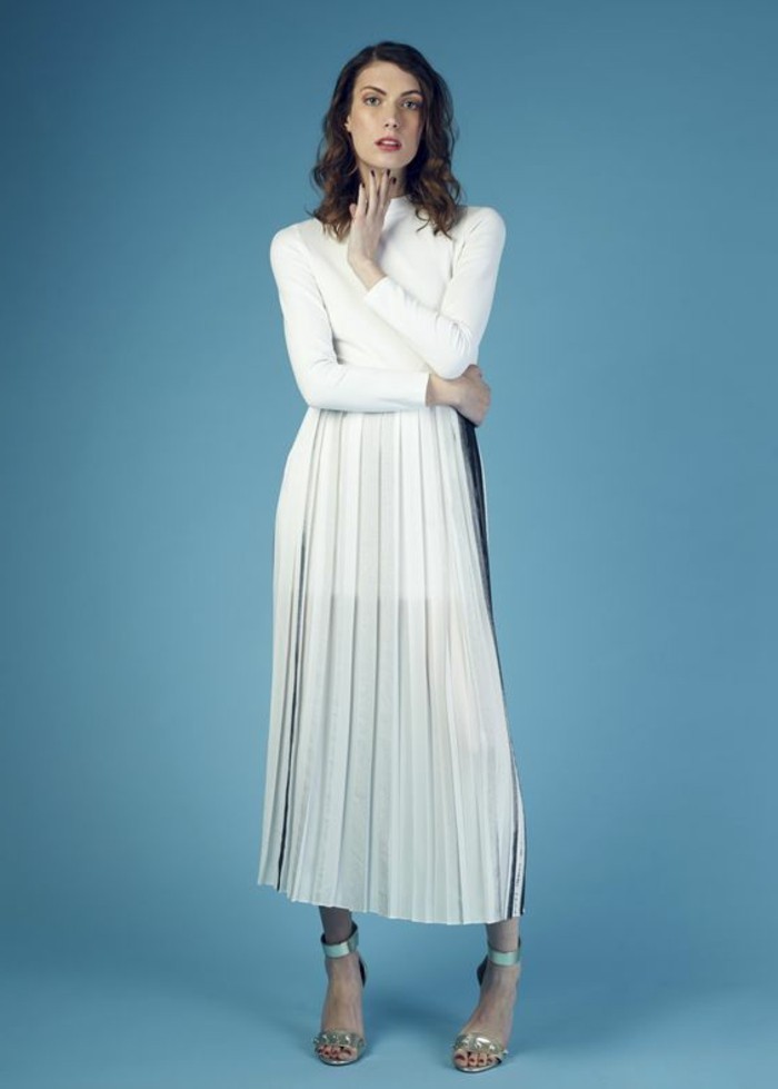 jupe-plissée-blanche-femme-tendances-de-la-mode-pour-2016-blouse-blanc-femme-talons