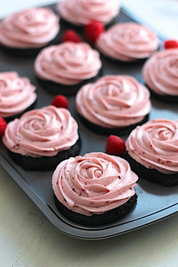la-tarte-framboise-facile-dessert-avec-des-framboises-cool-idée-cupcake-dessert-aux-framboises