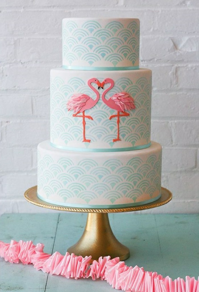 merveulleuse-image-gâteau-anniversaire-gateau-d-anniversaire-adulte-étages-flamingo