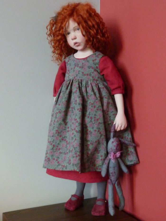 poupée-réaliste-cheveux-rouges-poupées-art-incroyables