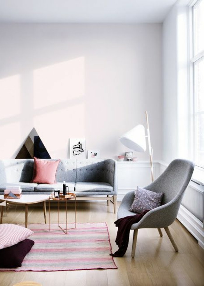 salon-couleur-pale-mur-rose-pale-rose-poudré-meubles-gris-idée-peinture-salon