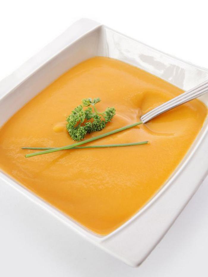 velouté-de-carottes-servir-ses-plats-joliment