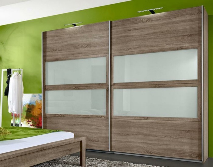 armoire-2-portes-coulissantes-beige-combinée-avec-du-vert-resized