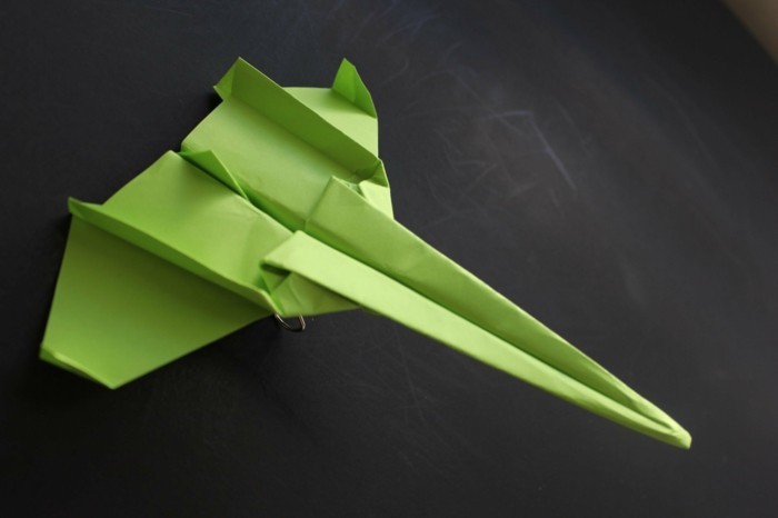 Comment Faire Un Avion En Papier Astuces Et Modèles Pour - 