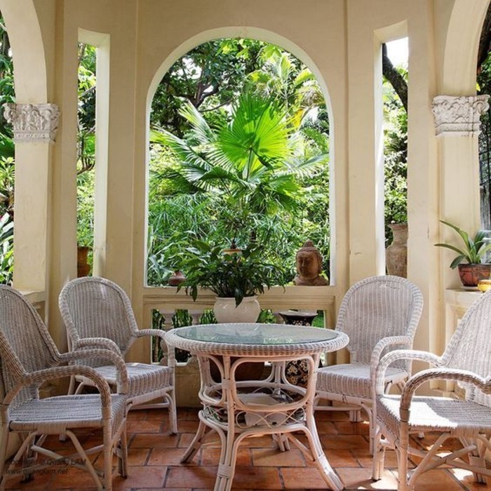 beauté-design-d-extérieur-la-maison-coloniale-table-véranda