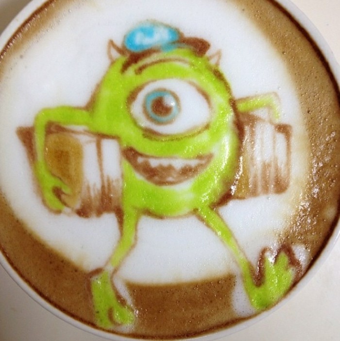 café-latte-spécialiste-du-café-matin-latté-art-monstres-et-co