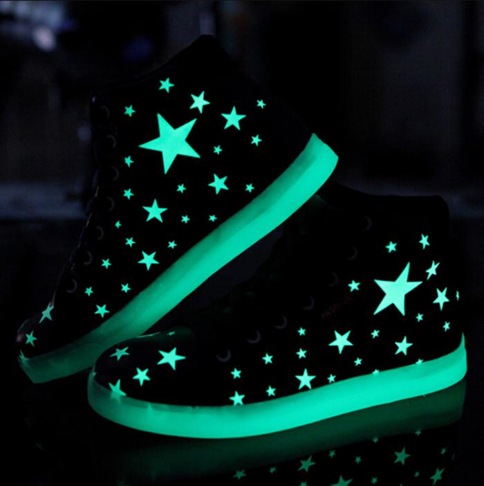 chaussures-lumineuses-fantastiques-chaussures-aux-étoiles