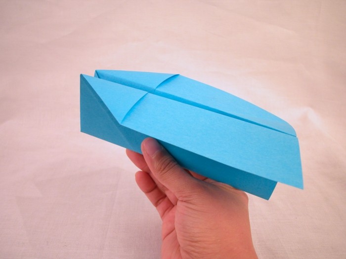 comment-faire-un-avion-en-papier-pliage-papier