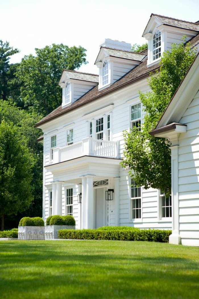 design-maison-style-colonial-architecture-classique-blanche