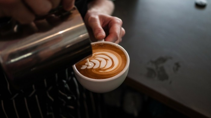 faire-un-cappuccino-recette-starbucks-idée-nescafé-dolce-gusto-capsules-latte-cafe