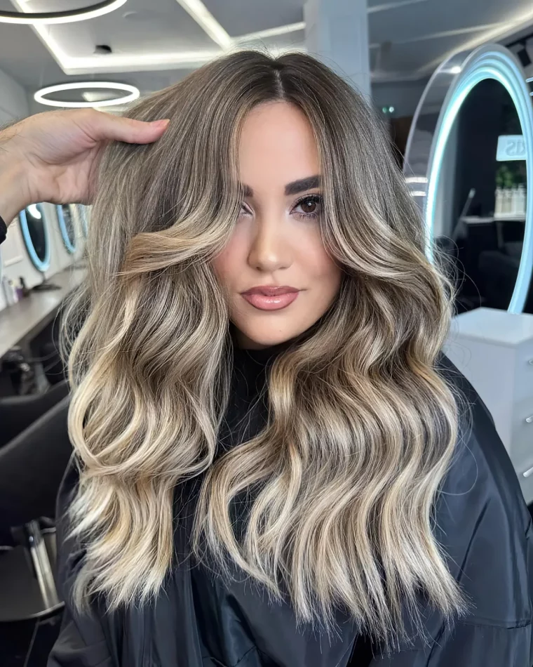 joli balayage sur cheveux longs ondulations