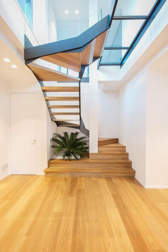 puits-de-lumière-dalles-de-verre-et-escalier-moderne