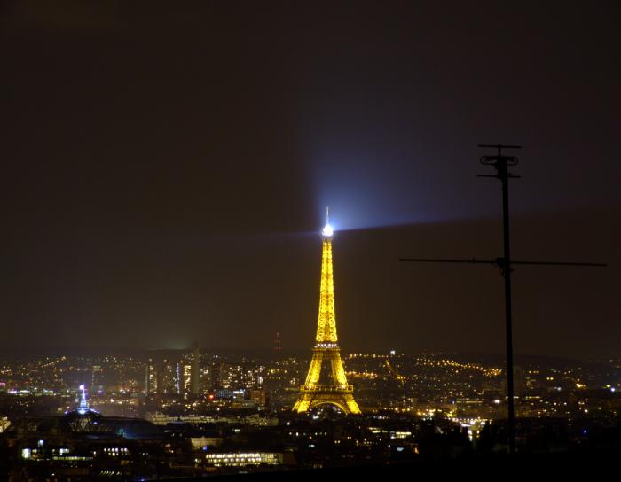 tour-еiffel-illuminée-les-lumières-Paris