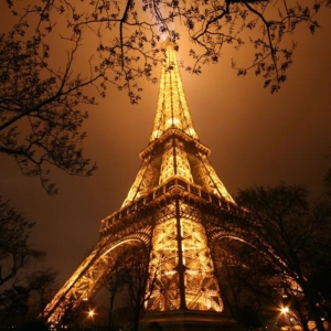 Photos magnifiques de la tour eiffel illuminée