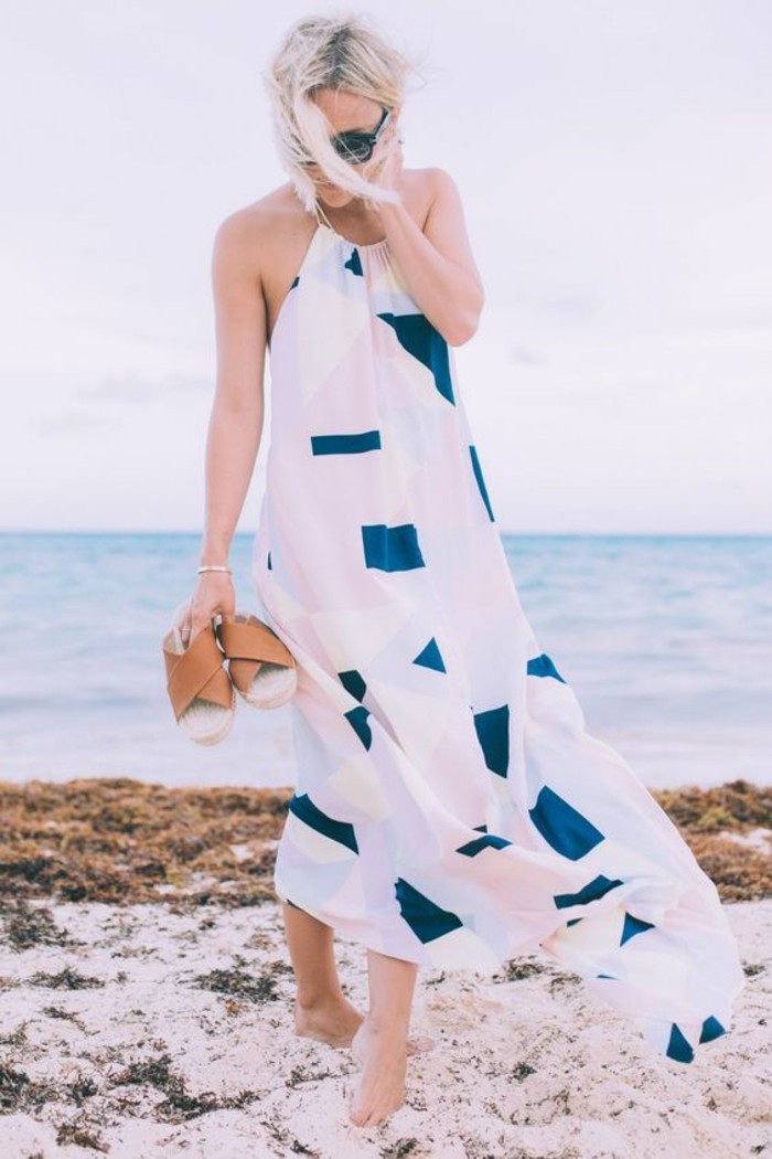 tunique-de-plage-grande-taille-chouette-idée-tenue-bleu-et-blanc