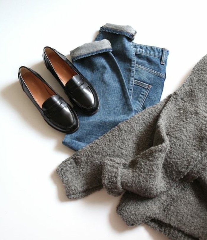 3-jeans-en-denim-bleu-foncé-chaussures-noires-tendances-de-la-mode-femme