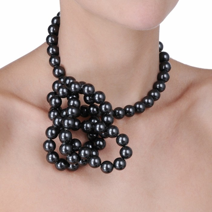 bijoux-tendance-perles-noires-resized