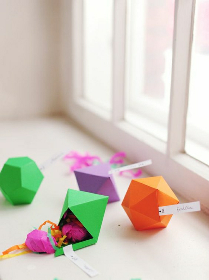 boite-origami-origami-débutant-modele-origamie-en-papier-coloré-boite-en-papier