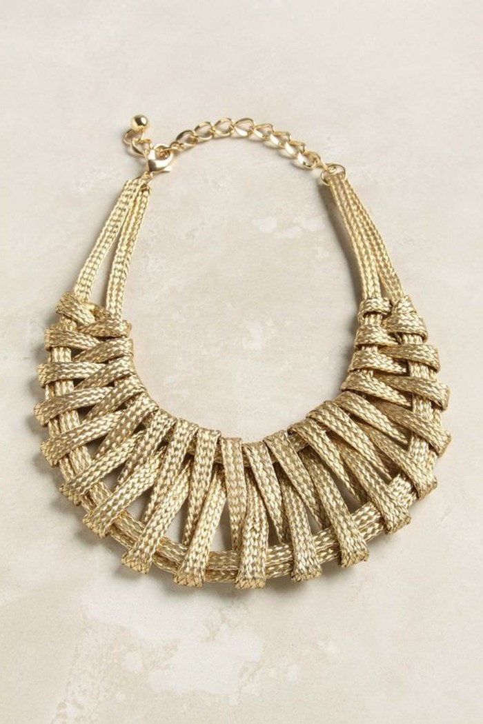 collier-gros-femme-en-or-bijoux-originaux-femme-les-dernières-tendances-chez-les-bijoux-originaux