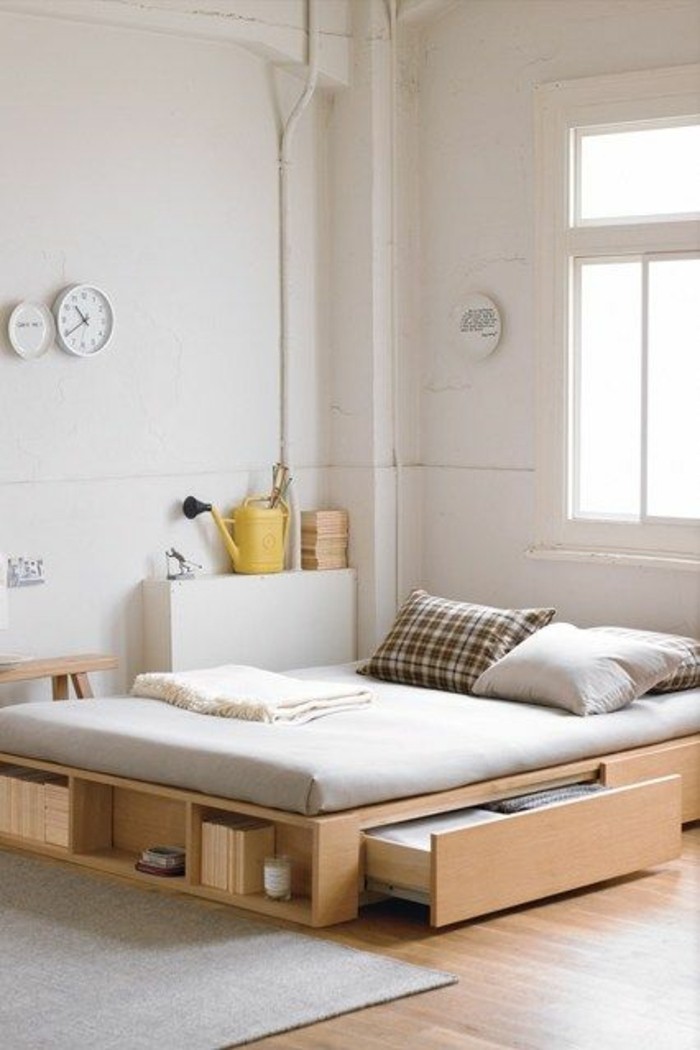 comment-choisir-un-lit-adulte-design-en-bois-clair-jolie-chambre-a-coucher-avec-sol-en-parquet-clair