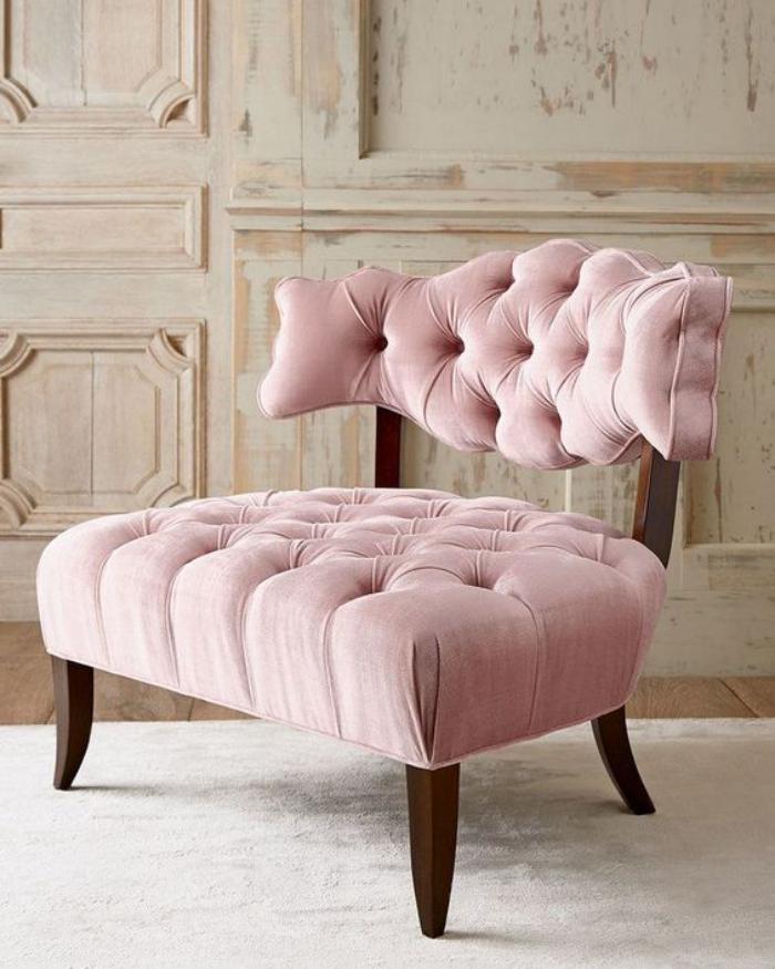 couleur-rose-poudré-chaise-vintage-capitonnée