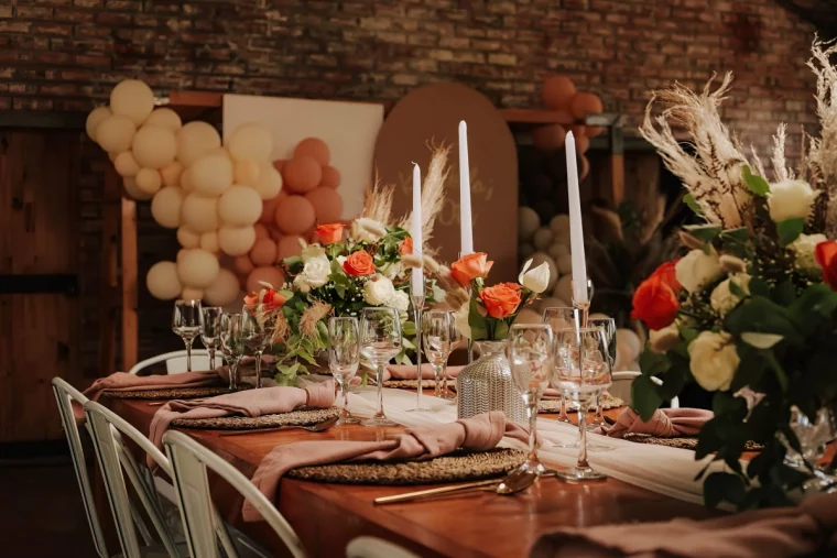 deco table boheme style bougies blanches composition centres table sechees fleurs