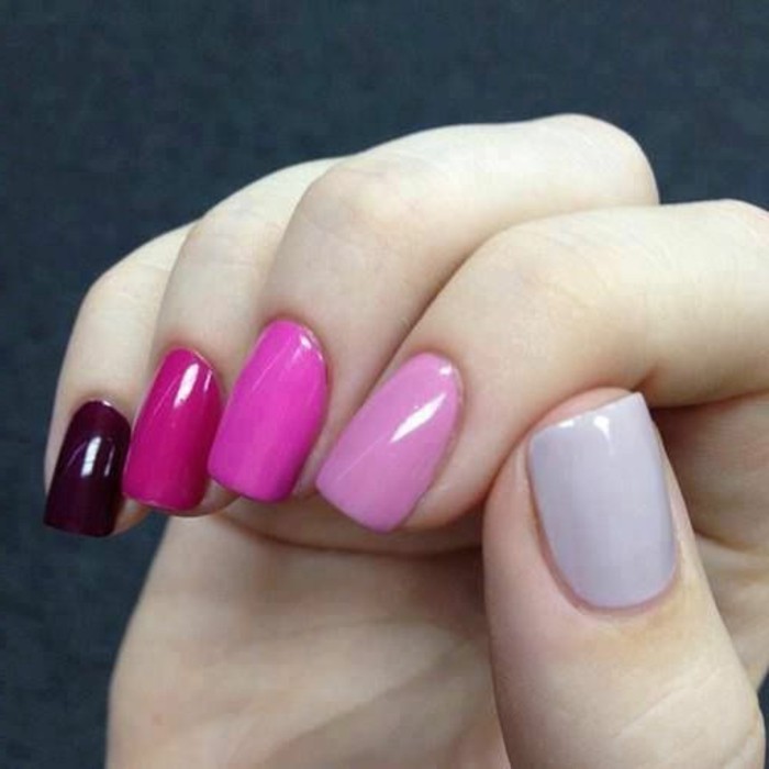 idee-couelur-ongles-deco-ongle-en-gel-deco-rose-violette-et-beige-femme-mode
