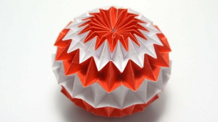 les-meilleurs-origamis-figures-en-papier-coloré-fleur-origami-figure-pliage-en-papier