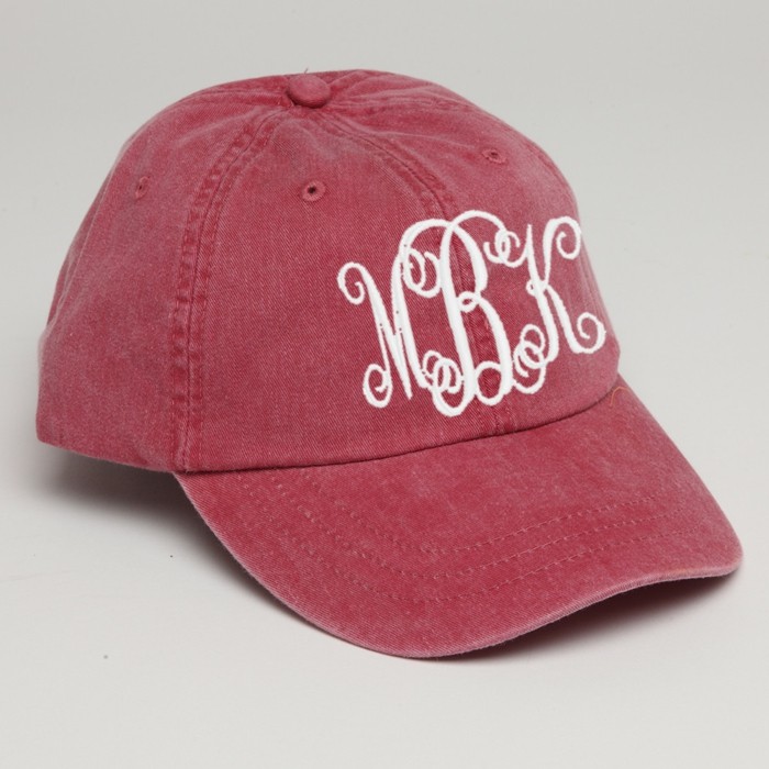 or-de-rose-initiales-ootd-idée-avec-casquette-snapback-personnalisée
