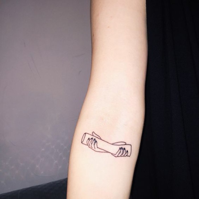 tatouage-femme-discret-tatouage-originaux-femme-idees-tatouage-bras