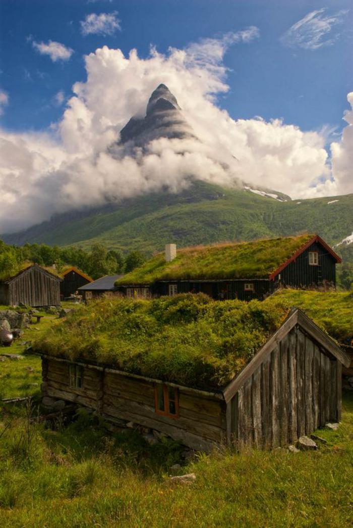 toiture-végétalisée-norvège-paysage-fantastique-au-bout-du-monde