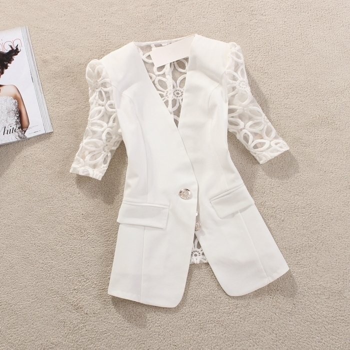 veste-d'-été-femme-blanche-aux-manches-en-dentelle-de-style-elegant-resized