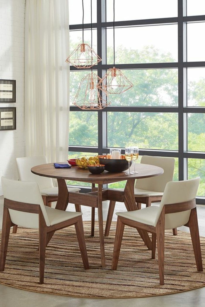 0-table-de-cuisine-ronde-tapis-marron-chaises-beiges-design-en-bois-lustre-design-en-fr