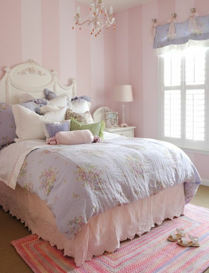 00-chambre-fille-rose-tapis-coloré-couverture-de-lit-shabby-chic-tapis-papier-peint-rose-pale