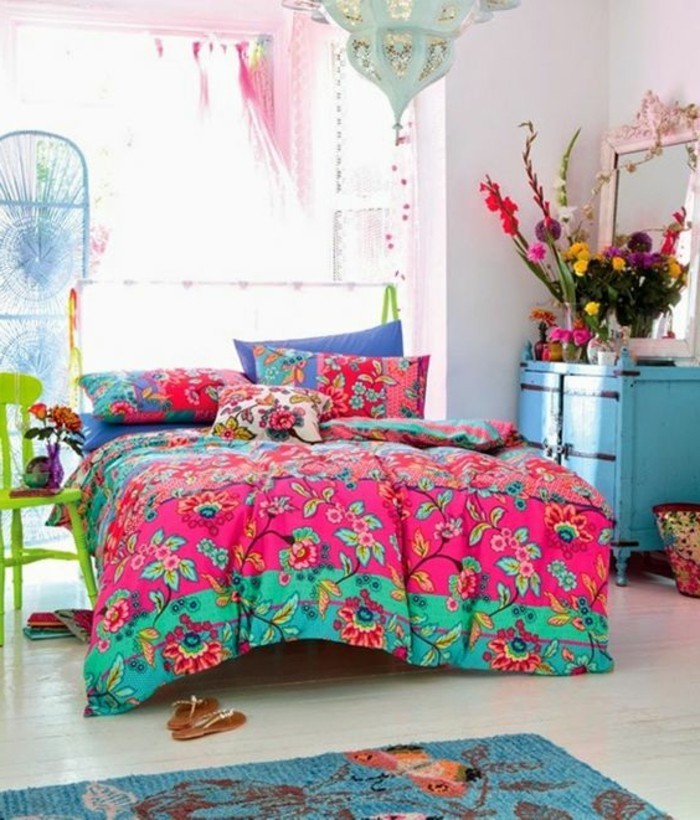 1-chambre-d-ado-fille-pleine-de-couleurs-idee-deco-chambre-ado-fille-tapis-colore-style-hippy