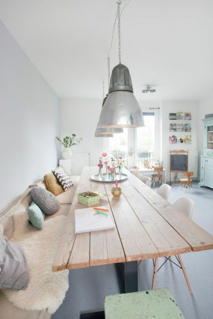 1-déco-salle-à-manger-grande-table-en-bois-clair-meubles-scandinaves-en-bois