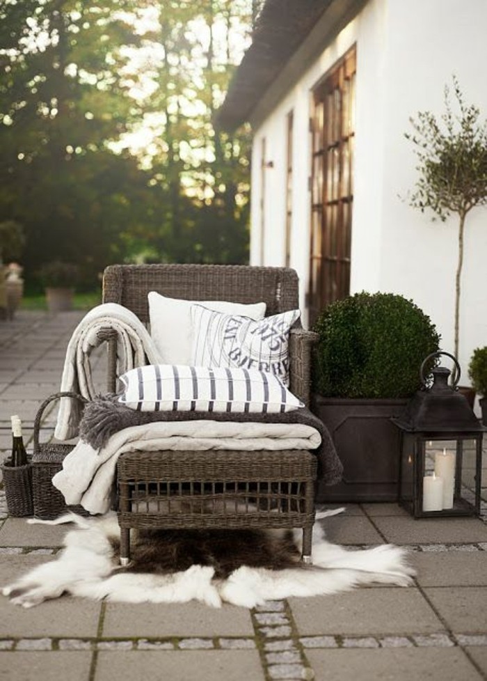 1-une-magnifique-chaise-salon-de-jardin-en-résine-tressée-chaise-en-bois-tresse
