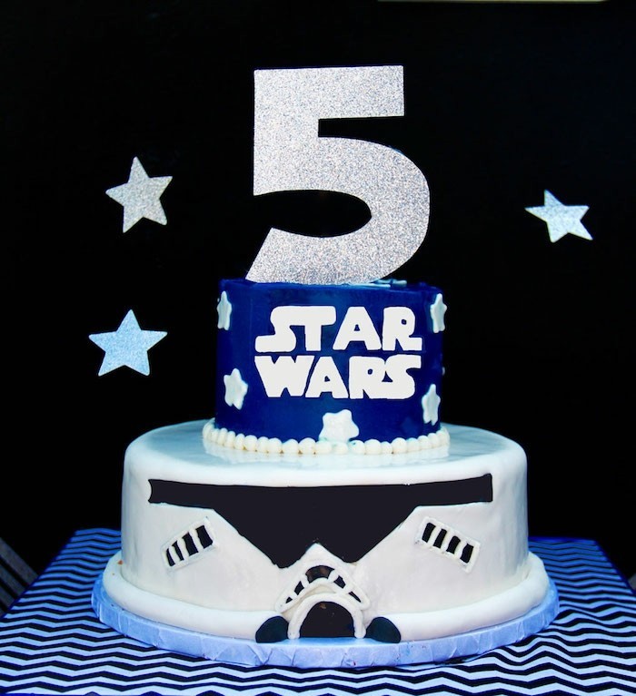 beau-apréciable-gâteau-anniversaire-enfant-une-idée-thème-star-wars