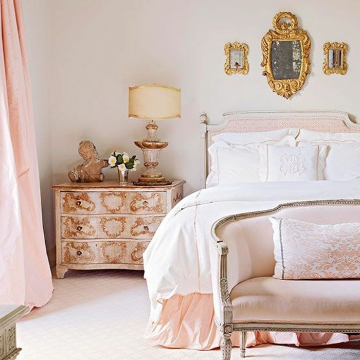 chambre-a-coucher-de-style-luxe-retro-coouleur-rose-pale-comment-incorporer-la-couleur-saumon