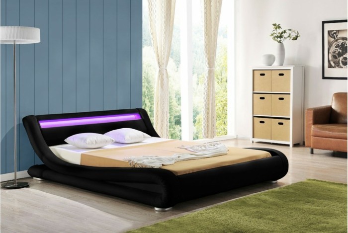 exemple-tete-de-lit-éclairée-dossier-lit-tete-lit-violet-lumiere