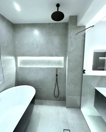 idee de salle de bain deco moderne gris