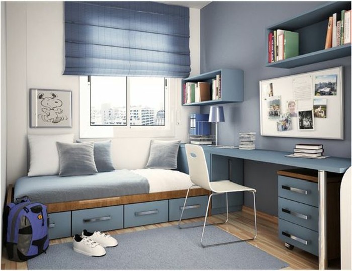 idee-deco-chambre-garcon-en-bleu-foncé-tapis-gris-lampe-chaise-blanche-idee