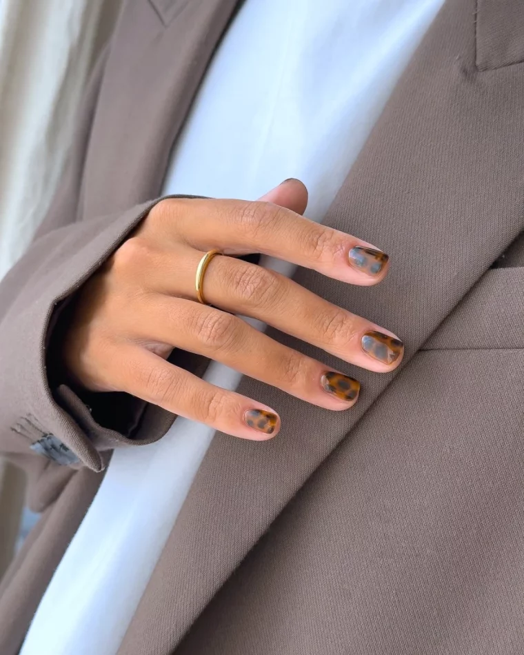 idees de motifs leopards sur les ongles