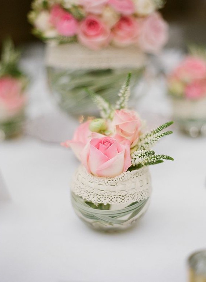 jolie-composition-florale-centre-de-table-vase-ronde