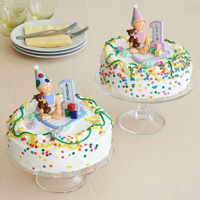 le-gâteau-d-anniversaire-enfants-délicieux-joli