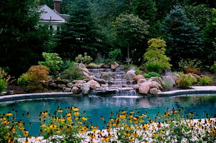 notre-idées-pour-aménager-un-grand-jardin-avec-piscine