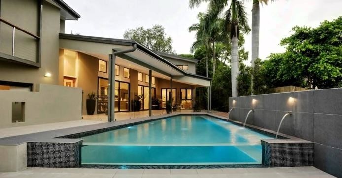 piscine-en-verre-architecture-de-villa-contemporaine
